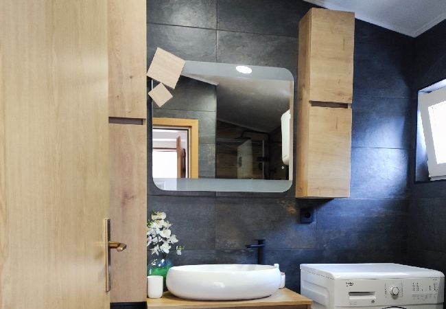 Appartamento a Lopar - Appartamento in Loparo (Lopar) con vista mare, terrazzo, Climatizzazione, WIFI (593-3) Appartamento a Lopar - Appartamento in Loparo (Lopar) con vista mare, terrazzo, Climatizzazione, WIFI (593-3)