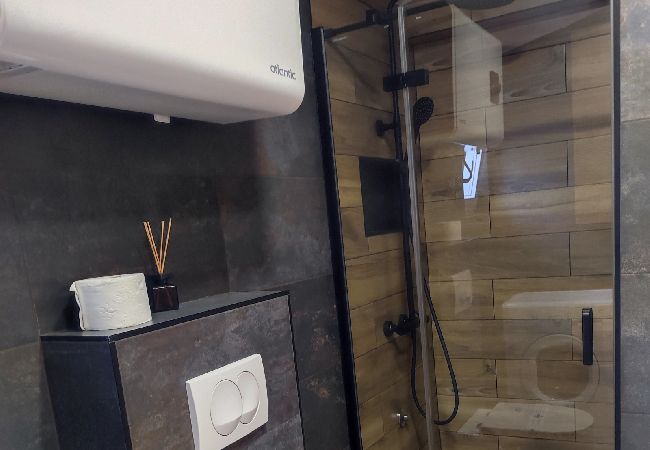 Appartamento a Lopar - Appartamento in Loparo (Lopar) con vista mare, terrazzo, Climatizzazione, WIFI (593-3) Appartamento a Lopar - Appartamento in Loparo (Lopar) con vista mare, terrazzo, Climatizzazione, WIFI (593-3)