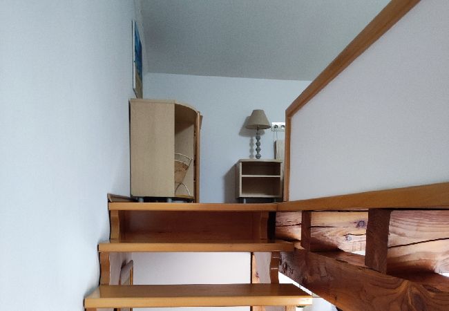 Appartamento a Lopar - Appartamento in Loparo (Lopar) con vista mare, terrazzo, Climatizzazione, WIFI (593-3) Appartamento a Lopar - Appartamento in Loparo (Lopar) con vista mare, terrazzo, Climatizzazione, WIFI (593-3)