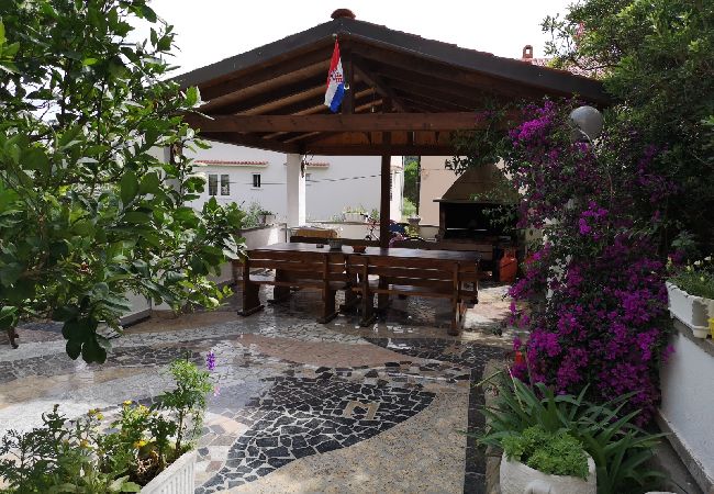 Appartamento a Lopar - Appartamento in Loparo (Lopar) con vista mare, terrazzo, Climatizzazione, WIFI (593-3) Appartamento a Lopar - Appartamento in Loparo (Lopar) con vista mare, terrazzo, Climatizzazione, WIFI (593-3)