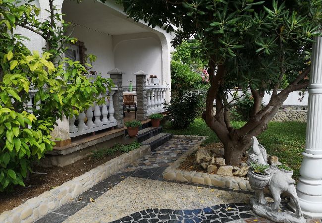 Appartamento a Lopar - Appartamento in Loparo (Lopar) con vista mare, terrazzo, Climatizzazione, WIFI (593-3) Appartamento a Lopar - Appartamento in Loparo (Lopar) con vista mare, terrazzo, Climatizzazione, WIFI (593-3)