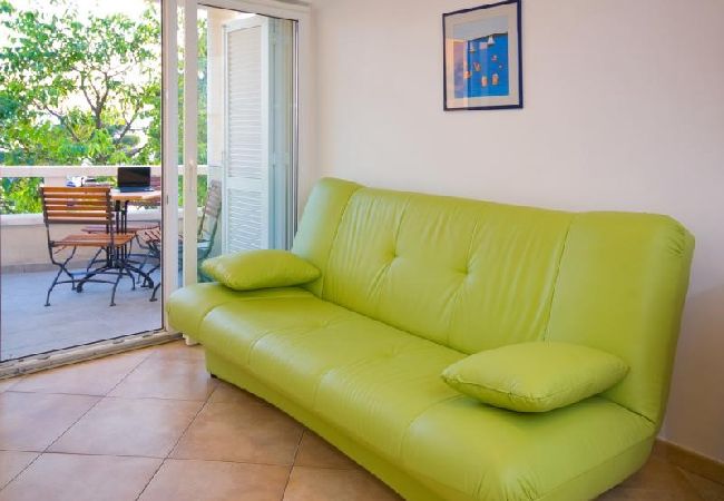 Appartamento a Brela - Appartamento in Brella (Brela) con vista mare, terrazzo, Climatizzazione, WIFI (201-1) Appartamento a Brela - Appartamento in Brella (Brela) con vista mare, terrazzo, Climatizzazione, WIFI (201-1)