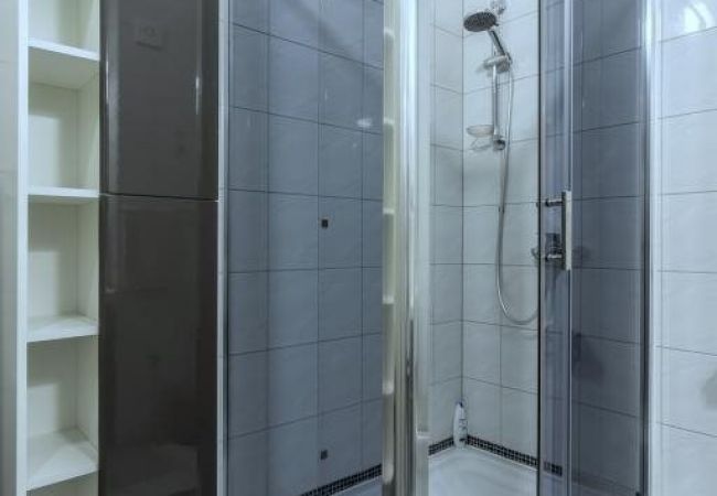 Appartamento a Kaštel Novi - Appartamento in Castelnuovo (Kastel Novi) con balcone, Climatizzazione, WIFI, Lavatrice (5105-1) Appartamento a Kaštel Novi - Appartamento in Castelnuovo (Kastel Novi) con balcone, Climatizzazione, WIFI, Lavatrice (5105-1)