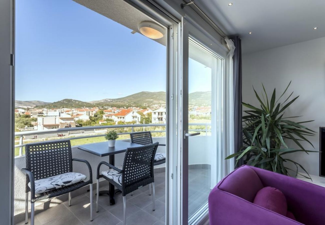 Appartamento a Kaštel Novi - Appartamento in Castelnuovo (Kastel Novi) con balcone, Climatizzazione, WIFI, Lavatrice (5105-1)