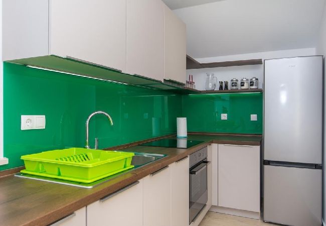 Appartamento a Kaštel Novi - Appartamento in Castelnuovo (Kastel Novi) con vista mare, balcone, Climatizzazione, WIFI (5110-1) Appartamento a Kaštel Novi - Appartamento in Castelnuovo (Kastel Novi) con vista mare, balcone, Climatizzazione, WIFI (5110-1)