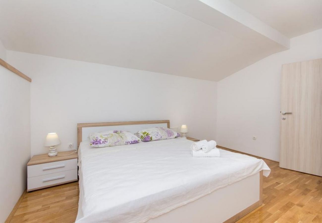 Appartamento a Kaštel Novi - Appartamento in Castelnuovo (Kastel Novi) con vista mare, balcone, Climatizzazione, WIFI (5110-1)