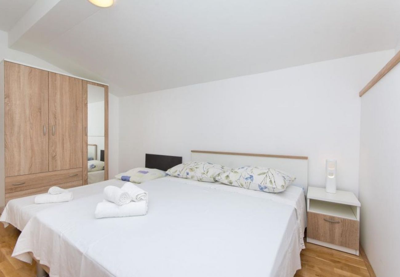 Appartamento a Kaštel Novi - Appartamento in Castelnuovo (Kastel Novi) con vista mare, balcone, Climatizzazione, WIFI (5110-1)