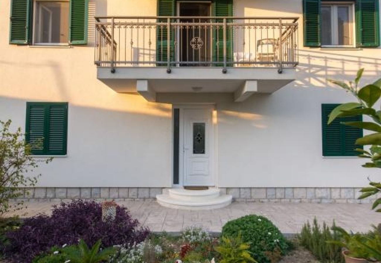 Appartamento a Kaštel Novi - Appartamento in Castelnuovo (Kastel Novi) con vista mare, balcone, Climatizzazione, WIFI (5110-1)