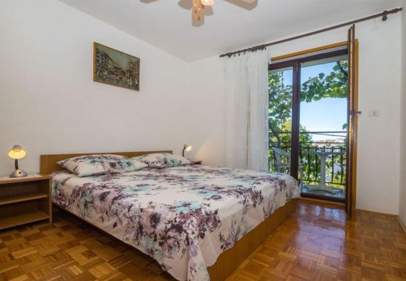 Appartamento a Okrug Gornji - Appartamento in Okrug Gornji con vista mare, terrazzo, Climatizzazione, WIFI (5106-4)