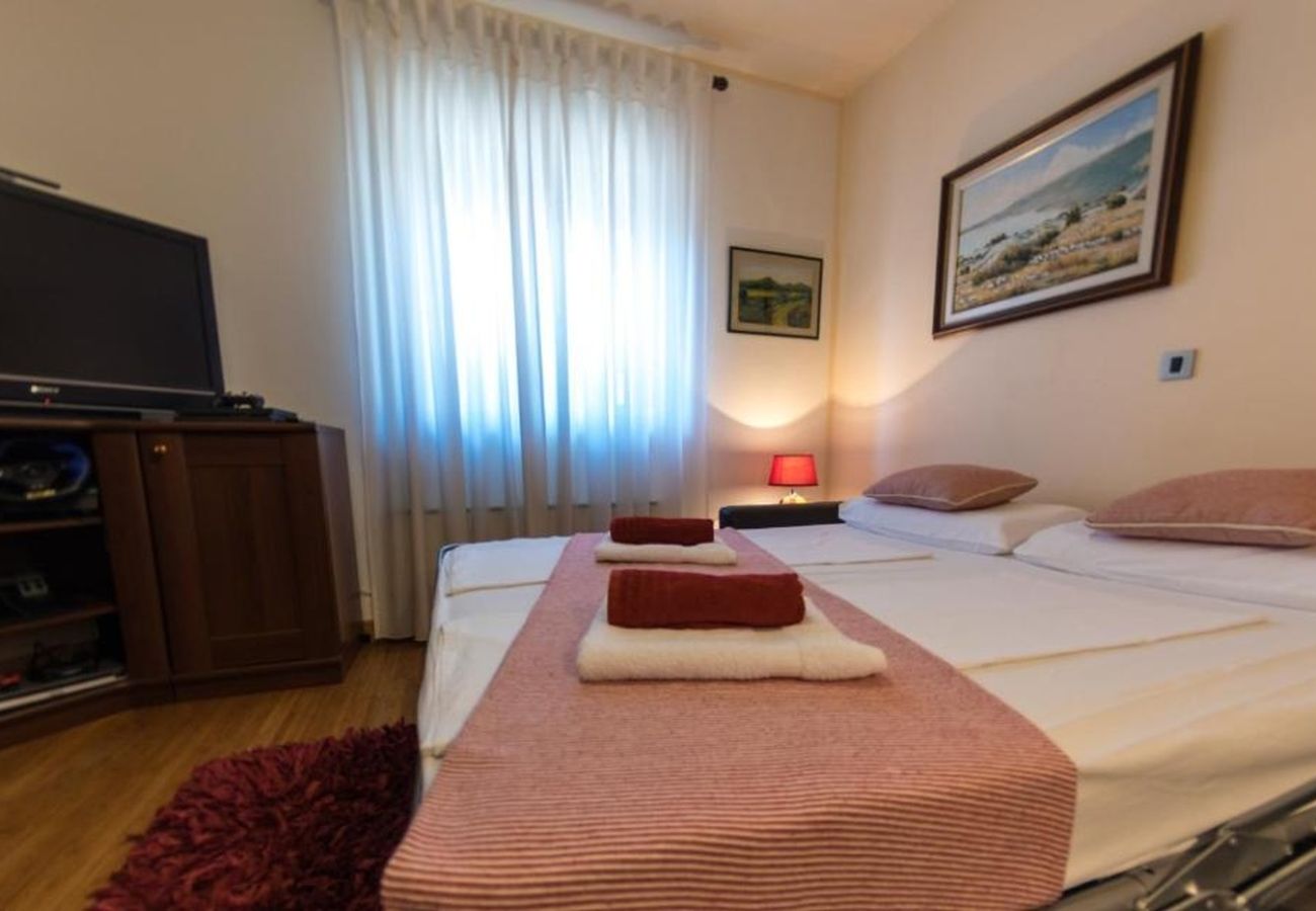 Appartamento a Opatija - Appartamento in Abbazia (Opatija) con vista mare, terrazzo, Climatizzazione, WIFI (4812-1)