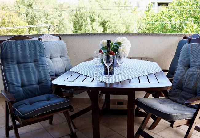 Appartamento a Rovinj - Appartamento in Rovigno (Rovinj) con terrazzo, Climatizzazione, WIFI, Lavatrice (3652-4) Appartamento a Rovinj - Appartamento in Rovigno (Rovinj) con terrazzo, Climatizzazione, WIFI, Lavatrice (3652-4)