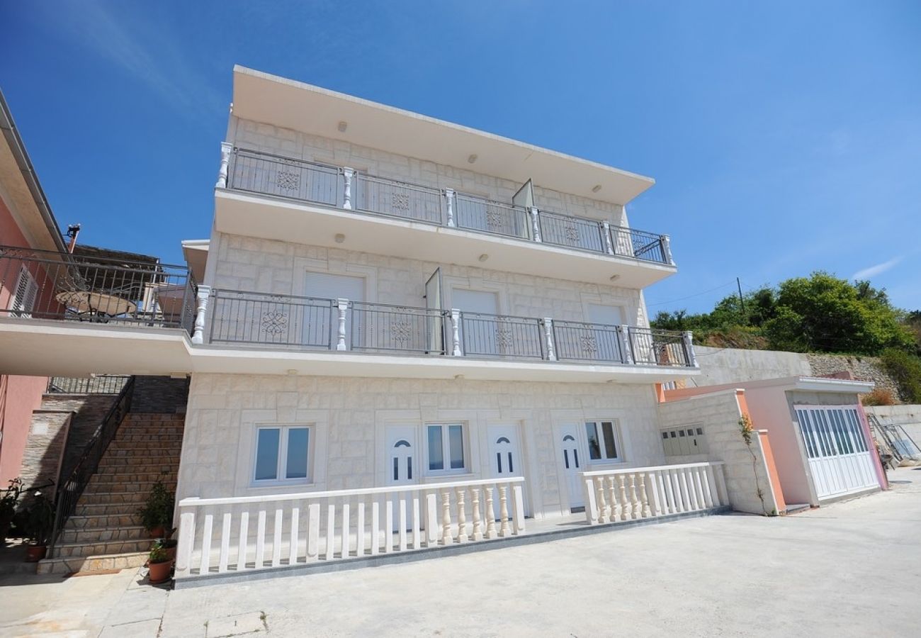 Appartamento a Podstrana - Appartamento in Podstrana-Sv.Martin con vista mare, balcone, Climatizzazione, WIFI (5117-7)