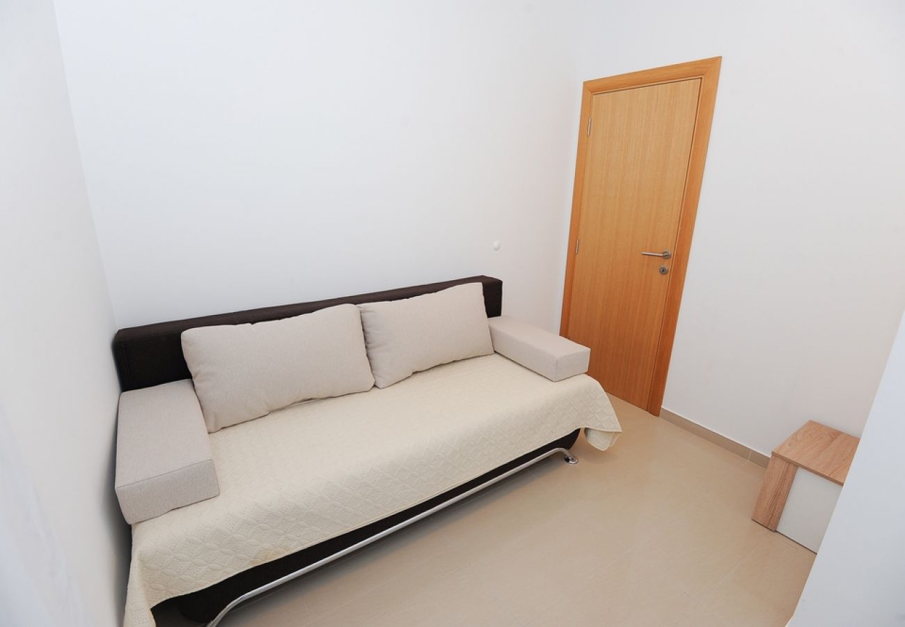 Appartamento a Podstrana - Appartamento in Podstrana-Sv.Martin con vista mare, balcone, Climatizzazione, WIFI (5117-3)