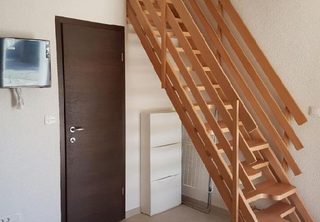 Casa a Milna - Casa di vacanza in Milna con terrazzo, Climatizzazione, WIFI, Lavatrice (5123-1) Casa a Milna - Casa di vacanza in Milna con terrazzo, Climatizzazione, WIFI, Lavatrice (5123-1)