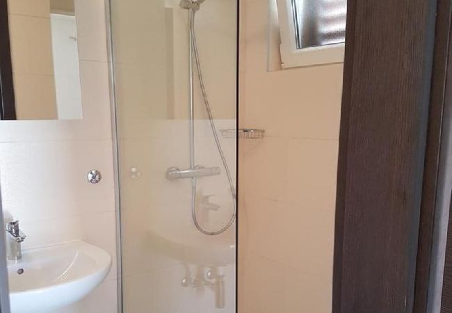 Casa a Milna - Casa di vacanza in Milna con terrazzo, Climatizzazione, WIFI, Lavatrice (5123-1) Casa a Milna - Casa di vacanza in Milna con terrazzo, Climatizzazione, WIFI, Lavatrice (5123-1)