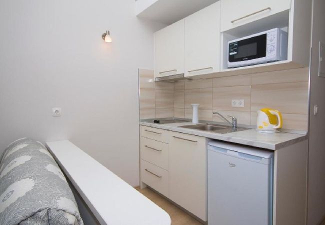 Appartamento a Brela - Appartamento in Brella (Brela) con vista mare, terrazzo, Climatizzazione, WIFI (5122-1) Appartamento a Brela - Appartamento in Brella (Brela) con vista mare, terrazzo, Climatizzazione, WIFI (5122-1)