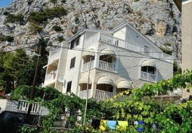 Appartamento a Omiš - Appartamento in Omiš con vista mare, terrazzo, Climatizzazione, WIFI (5129-2) Appartamento a Omiš - Appartamento in Omiš con vista mare, terrazzo, Climatizzazione, WIFI (5129-2)