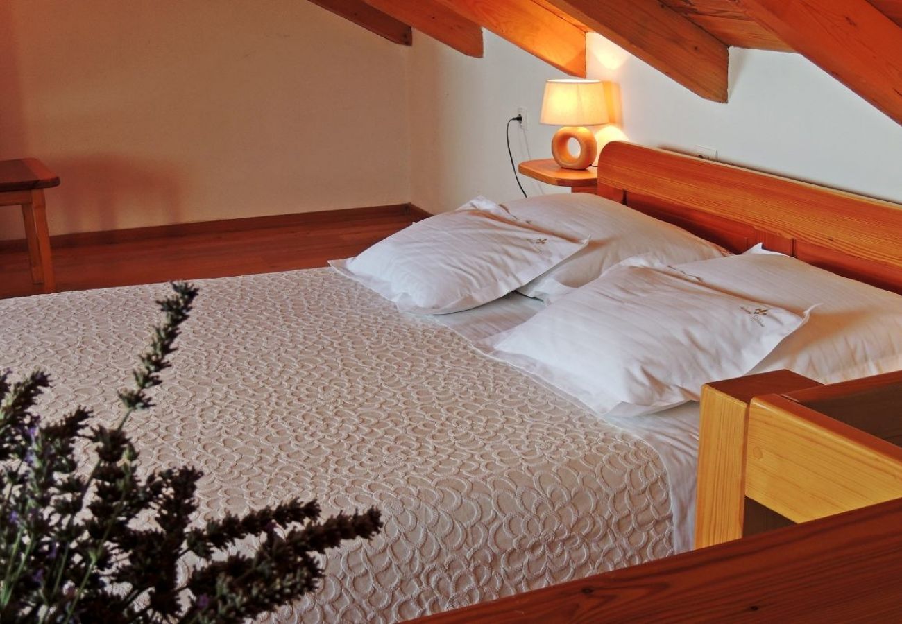 Casa a Dugi Rat - Casa di vacanza in Sumpetar Jesenice con vista mare, terrazzo, Climatizzazione, WIFI (5133-1)