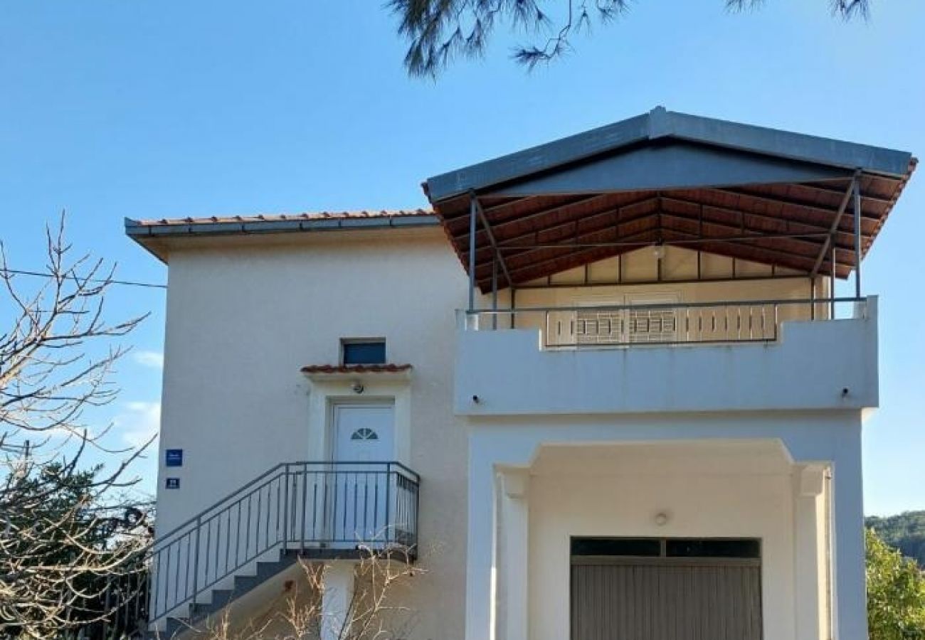 Appartamento a Okrug Donji - Appartamento in Okrug Donji con vista mare, terrazzo, Climatizzazione, WIFI (5136-1)