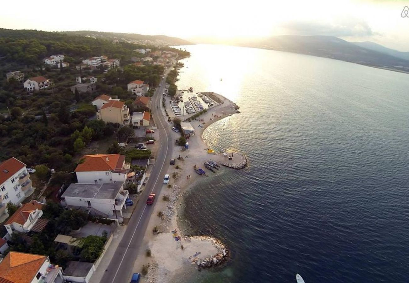 Appartamento a Arbanija - Appartamento in Arbanija con vista mare, terrazzo, Climatizzazione, WIFI (5138-2)