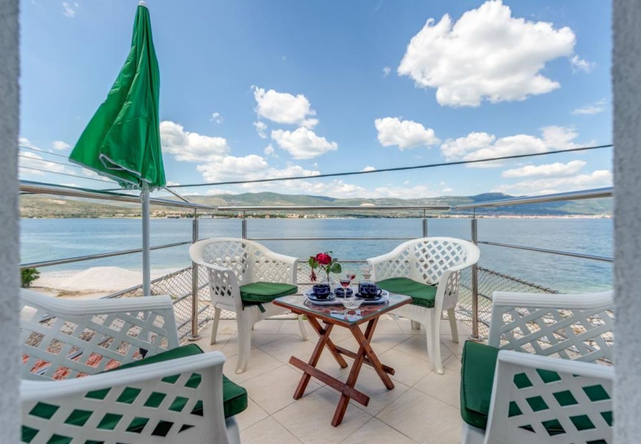 Appartamento a Arbanija - Appartamento in Arbanija con vista mare, balcone, Climatizzazione, WIFI (5138-1)