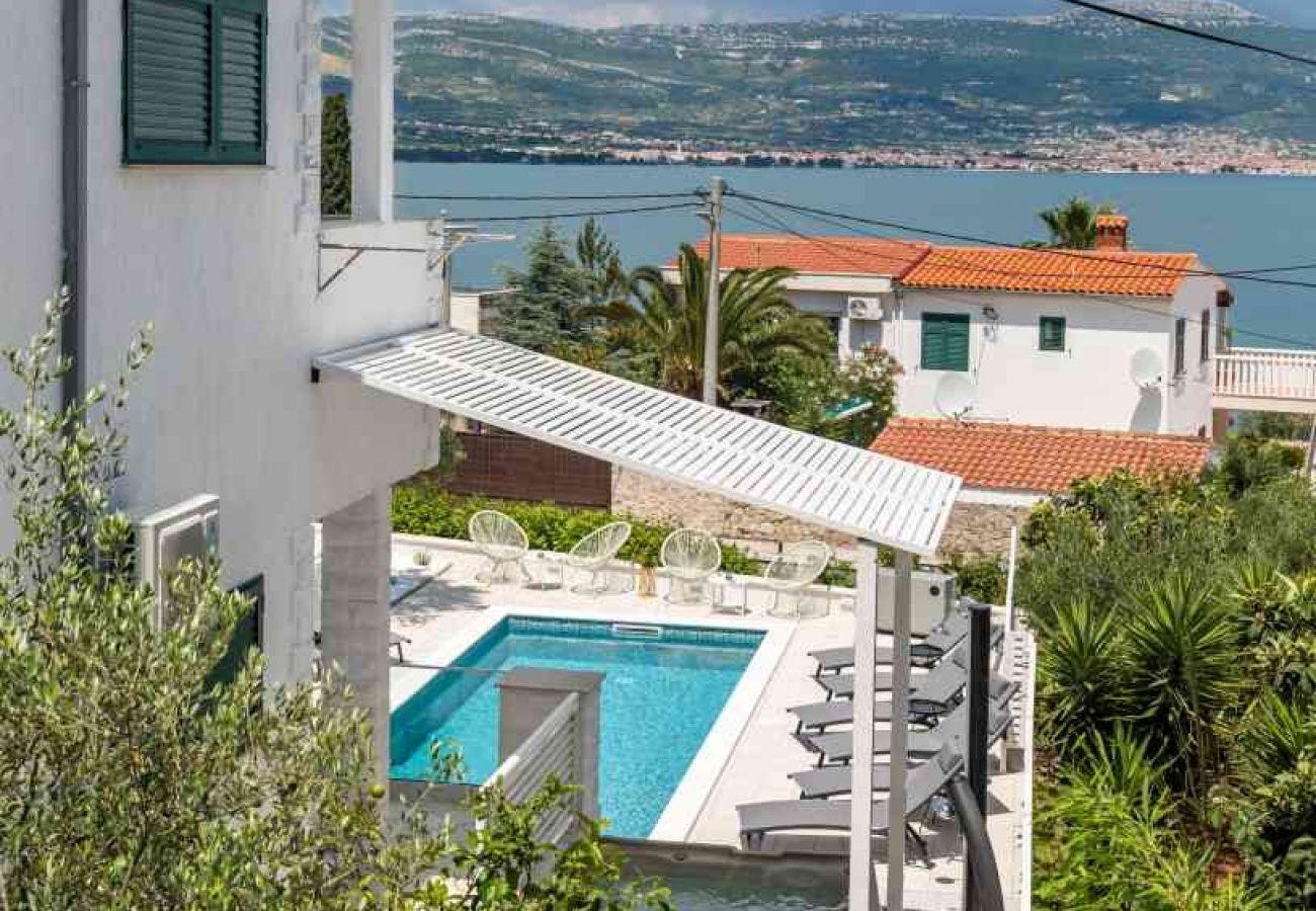 Appartamento a Arbanija - Appartamento in Arbanija con vista mare, terrazzo, Climatizzazione, WIFI (5139-2)