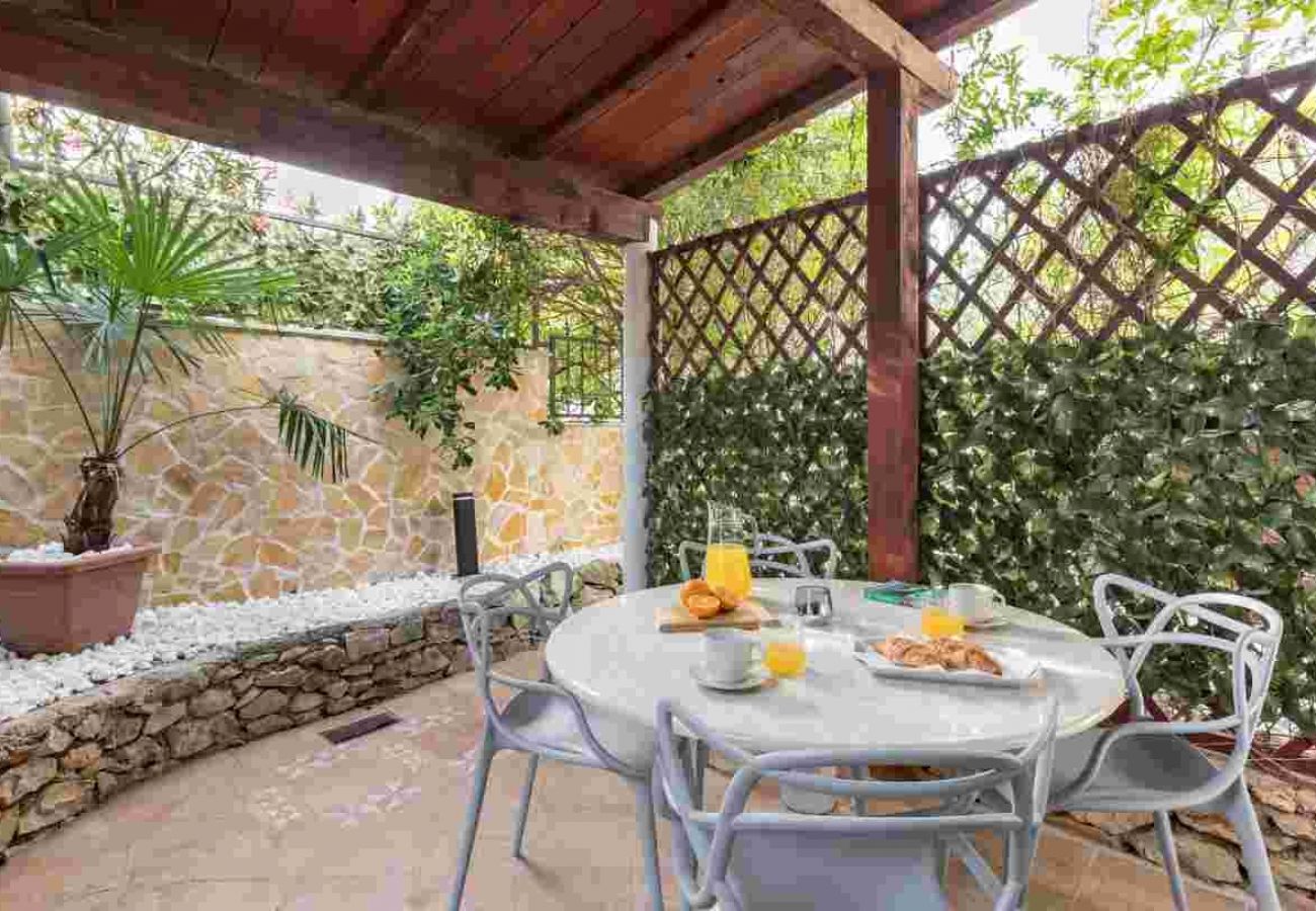 Appartamento a Arbanija - Appartamento in Arbanija con terrazzo, Climatizzazione, WIFI (5139-4)