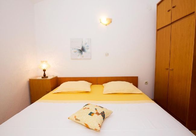 Appartamento a Duce - Appartamento in Duće con vista mare, balcone, Climatizzazione, WIFI (5146-5) Appartamento a Duce - Appartamento in Duće con vista mare, balcone, Climatizzazione, WIFI (5146-5)