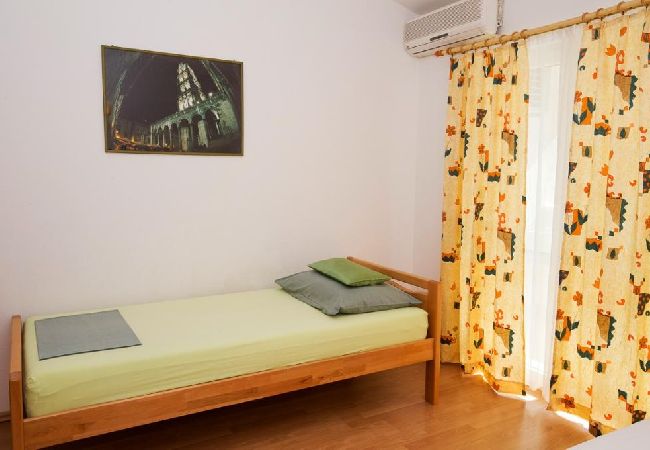 Appartamento a Duce - Appartamento in Duće con vista mare, balcone, Climatizzazione, WIFI (5146-5) Appartamento a Duce - Appartamento in Duće con vista mare, balcone, Climatizzazione, WIFI (5146-5)