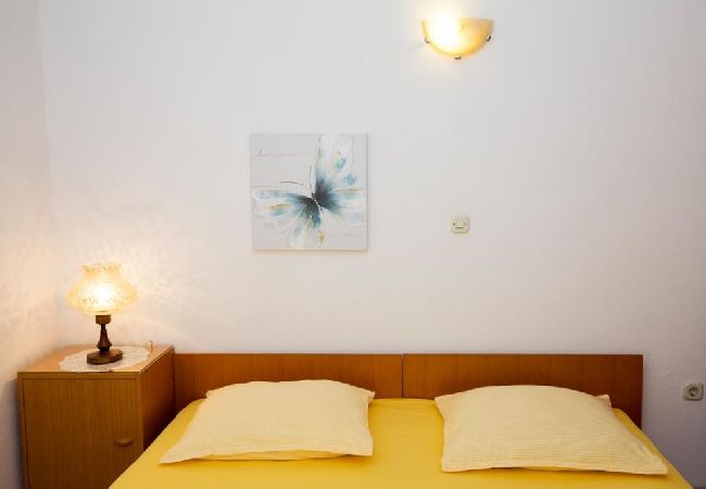 Appartamento a Duce - Appartamento in Duće con vista mare, balcone, Climatizzazione, WIFI (5146-5) Appartamento a Duce - Appartamento in Duće con vista mare, balcone, Climatizzazione, WIFI (5146-5)