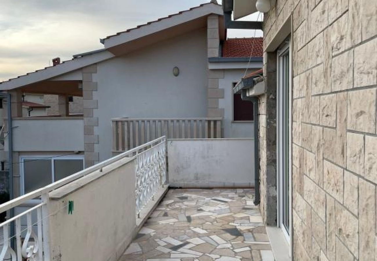 Appartamento a Duce - Appartamento in Duće con vista mare, balcone, Climatizzazione, WIFI (5146-4)