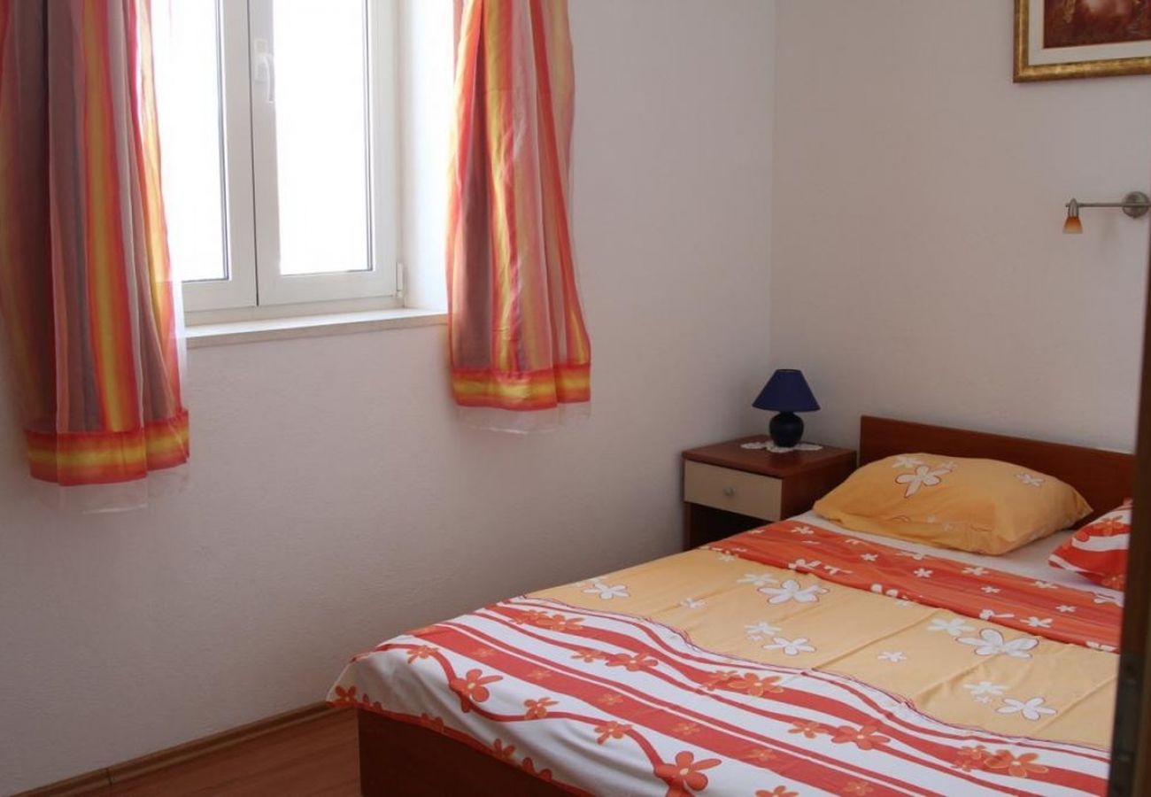 Appartamento a Ražanj - Appartamento in Ražanj con vista mare, balcone, Climatizzazione, WIFI (5150-3)