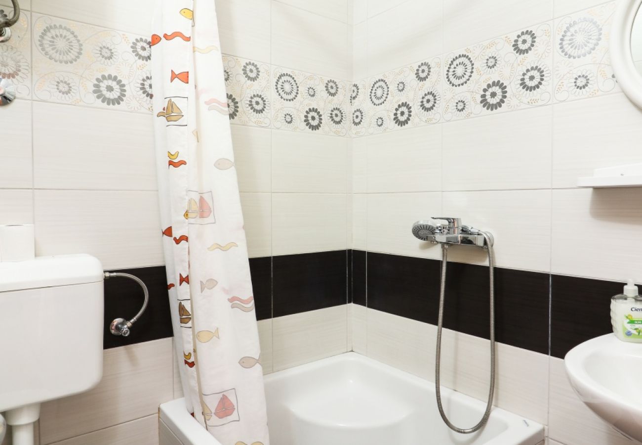 Appartamento a Primošten - Appartamento in Capocesto (Primosten) con vista mare, terrazzo, Climatizzazione, WIFI (5162-2)