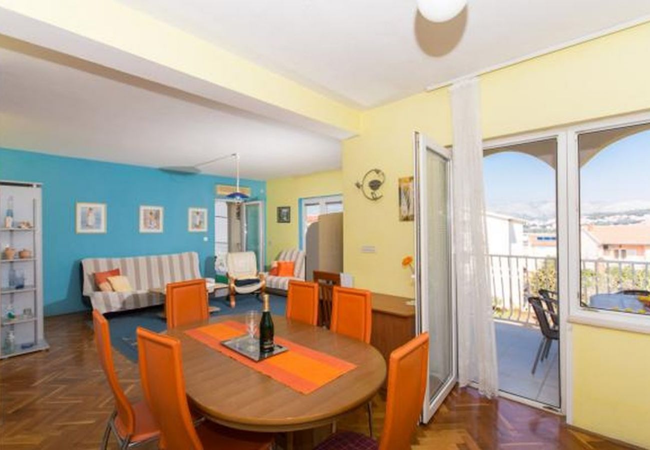 Appartamento a Okrug Gornji - Appartamento in Okrug Gornji con vista mare, balcone, Climatizzazione, WIFI (5167-2)