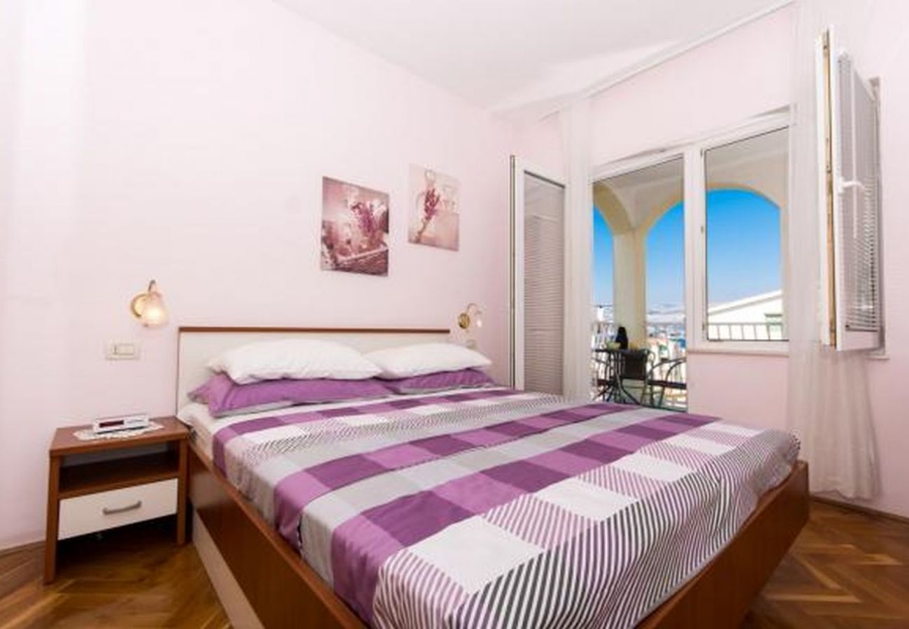 Appartamento a Okrug Gornji - Appartamento in Okrug Gornji con vista mare, balcone, Climatizzazione, WIFI (5167-2)