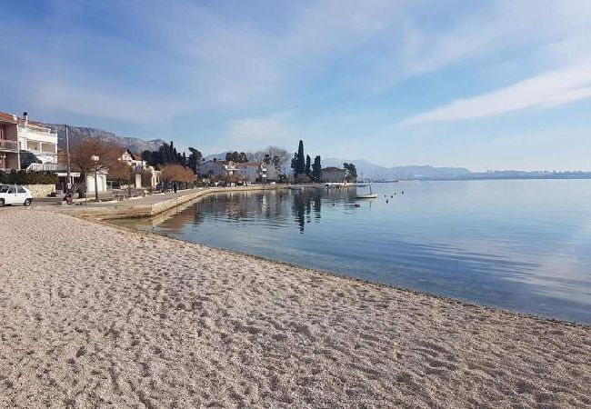 Appartamento a Kaštel Kambelovac - Appartamento in Castel Cambi (Kastel Kambelovac) con vista mare, Climatizzazione, WIFI, Lavatrice (4483-2) Appartamento a Kaštel Kambelovac - Appartamento in Castel Cambi (Kastel Kambelovac) con vista mare, Climatizzazione, WIFI, Lavatrice (4483-2)