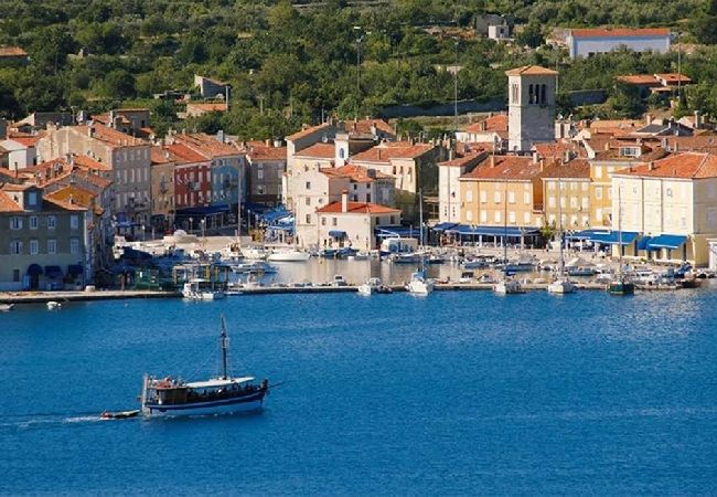 Affitto per camere a Cres - Camera in Cherso (Cres) con vista mare, balcone, Climatizzazione, WIFI (4249-4) Affitto per camere a Cres - Camera in Cherso (Cres) con vista mare, balcone, Climatizzazione, WIFI (4249-4)