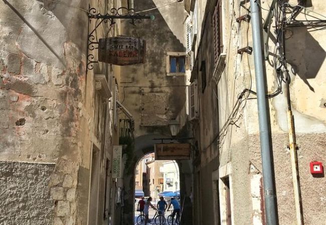 Affitto per camere a Cres - Camera in Cherso (Cres) con vista mare, balcone, Climatizzazione, WIFI (4249-6) Affitto per camere a Cres - Camera in Cherso (Cres) con vista mare, balcone, Climatizzazione, WIFI (4249-6)