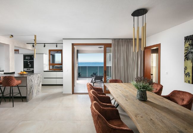 Appartamento a Vir - Appartamento in Vir con vista mare, balcone, Climatizzazione, WIFI (5176-7) Appartamento a Vir - Appartamento in Vir con vista mare, balcone, Climatizzazione, WIFI (5176-7)