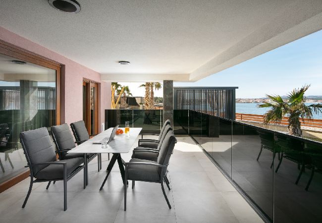 Appartamento a Vir - Appartamento in Vir con vista mare, terrazzo, Climatizzazione, WIFI (5176-2) Appartamento a Vir - Appartamento in Vir con vista mare, terrazzo, Climatizzazione, WIFI (5176-2)