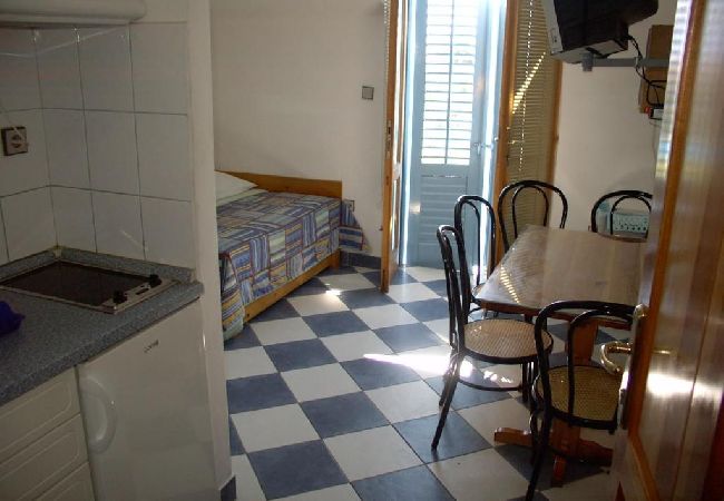 Studio a Sucuraj - Appartamento Studio in San Giorgio (Sućuraj) con vista mare, balcone, Climatizzazione, WIFI (3560-3) Studio a Sucuraj - Appartamento Studio in San Giorgio (Sućuraj) con vista mare, balcone, Climatizzazione, WIFI (3560-3)