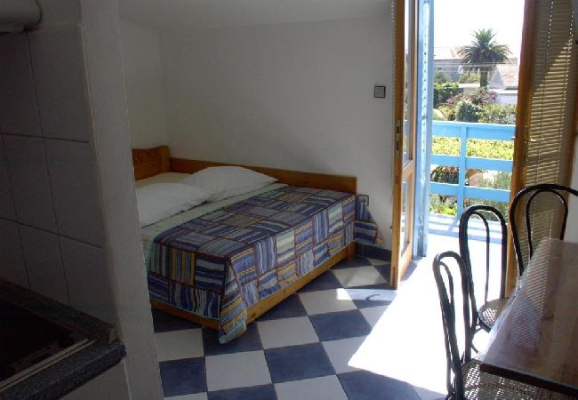 Studio a Sucuraj - Appartamento Studio in San Giorgio (Sućuraj) con vista mare, balcone, Climatizzazione, WIFI (3560-3) Studio a Sucuraj - Appartamento Studio in San Giorgio (Sućuraj) con vista mare, balcone, Climatizzazione, WIFI (3560-3)