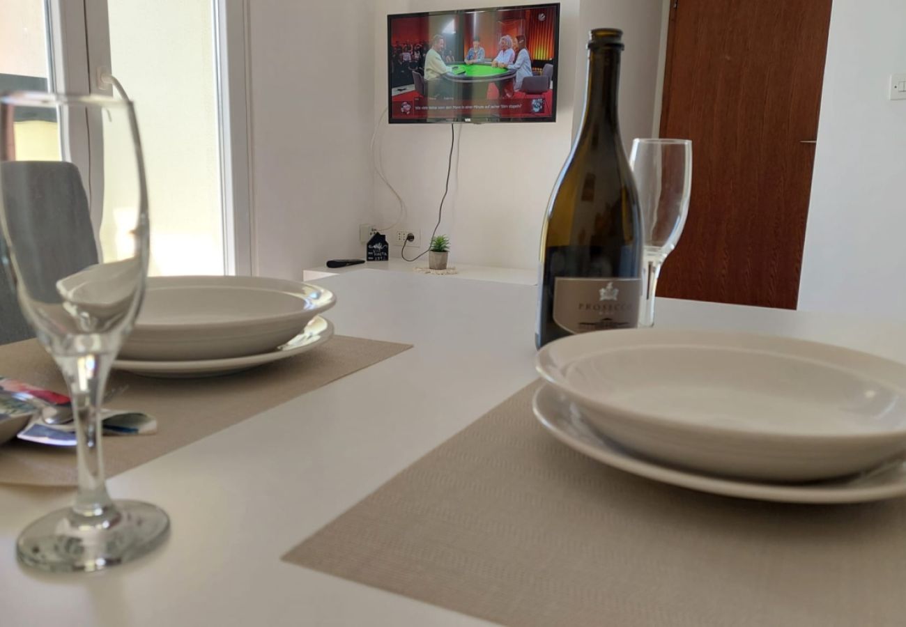 Appartamento a Žaborić - Appartamento in Žaborić con vista mare, balcone, Climatizzazione, WIFI (5177-4)