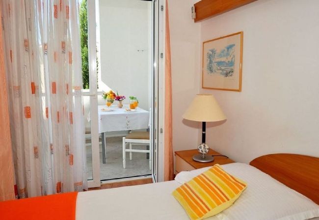 Appartamento a Duce - Appartamento in Duće con vista mare, balcone, Climatizzazione, WIFI (3425-1) Appartamento a Duce - Appartamento in Duće con vista mare, balcone, Climatizzazione, WIFI (3425-1)