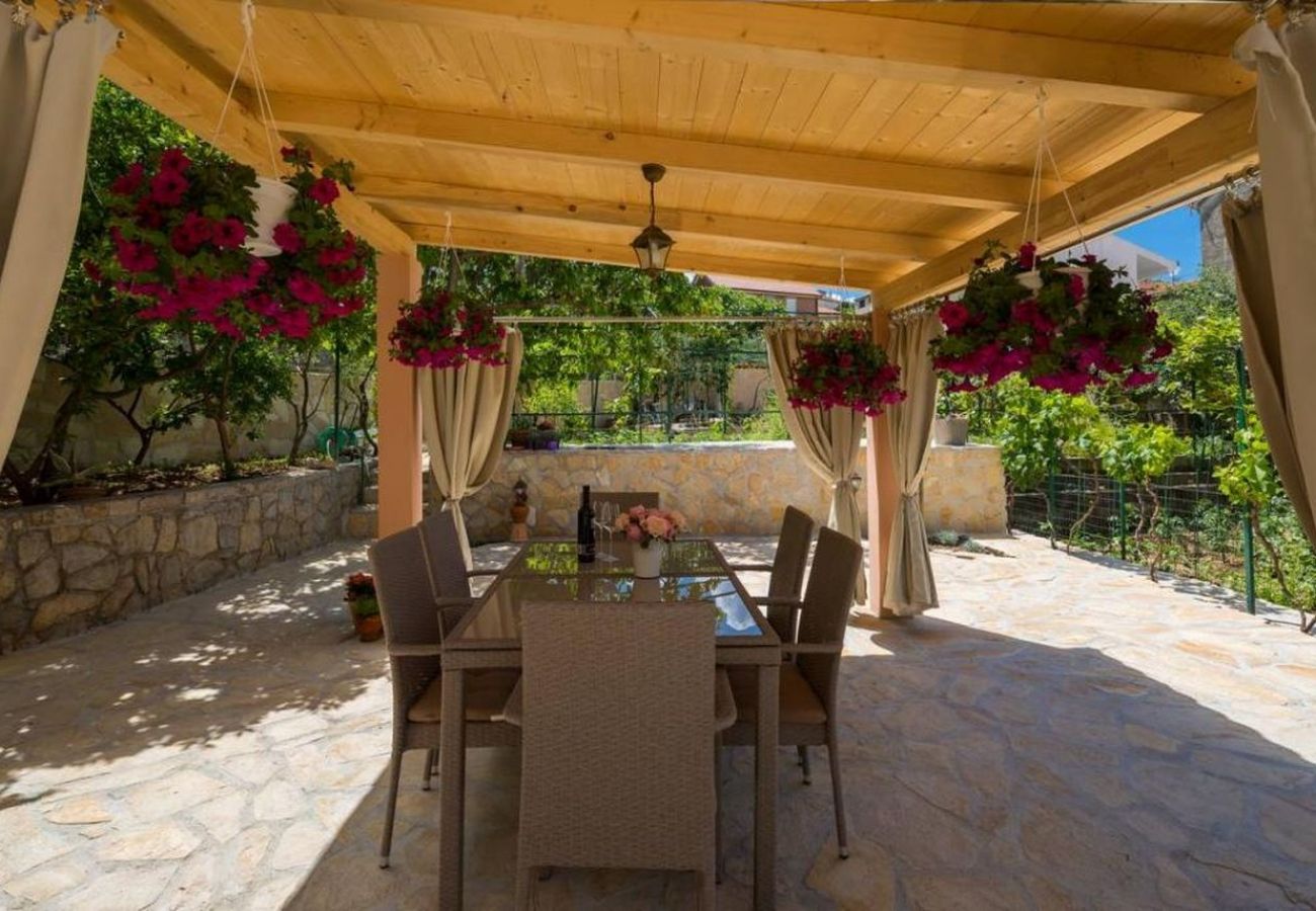 Appartamento a Trogir - Appartamento in Traù (Trogir) con balcone, Climatizzazione, WIFI, Lavatrice (5058-3)