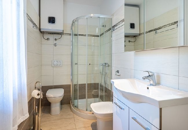 Studio a Cres - Appartamento Studio in Cherso (Cres) con terrazzo, Climatizzazione, WIFI (5206-2) Studio a Cres - Appartamento Studio in Cherso (Cres) con terrazzo, Climatizzazione, WIFI (5206-2)