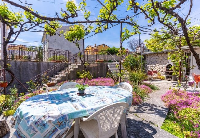 Studio a Cres - Appartamento Studio in Cherso (Cres) con terrazzo, Climatizzazione, WIFI (5206-2) Studio a Cres - Appartamento Studio in Cherso (Cres) con terrazzo, Climatizzazione, WIFI (5206-2)