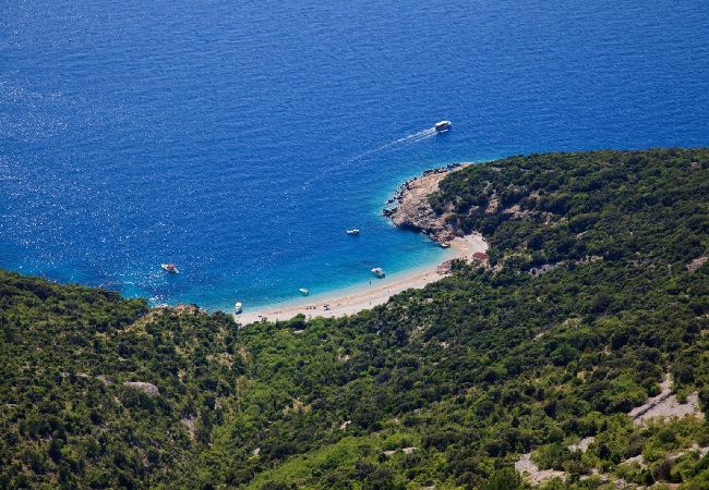 Appartamento a Cres - Appartamento in Cherso (Cres) con terrazzo, Climatizzazione, WIFI (5205-1) Appartamento a Cres - Appartamento in Cherso (Cres) con terrazzo, Climatizzazione, WIFI (5205-1)