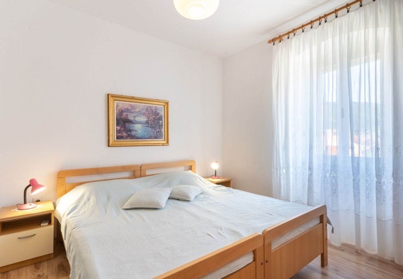 Appartamento a Cres - Appartamento in Cherso (Cres) con terrazzo, Climatizzazione, WIFI (5205-1)