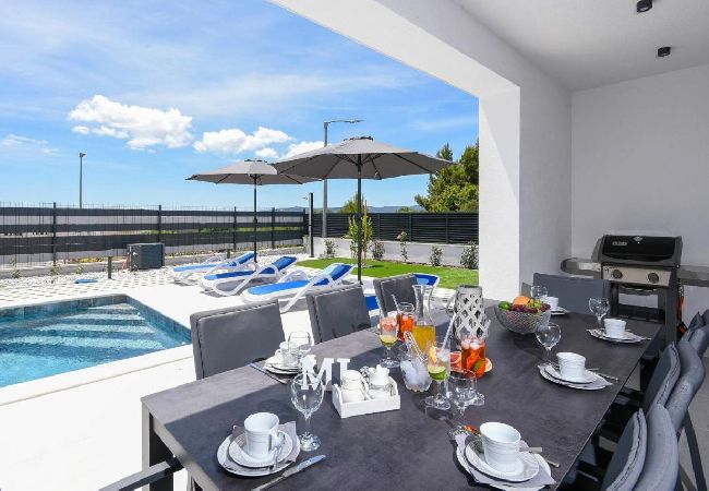 Casa a Orebic - Casa di vacanza in Sabbioncello (Orebić) con vista mare, terrazzo, Climatizzazione, WIFI (5228-1) Casa a Orebic - Casa di vacanza in Sabbioncello (Orebić) con vista mare, terrazzo, Climatizzazione, WIFI (5228-1)